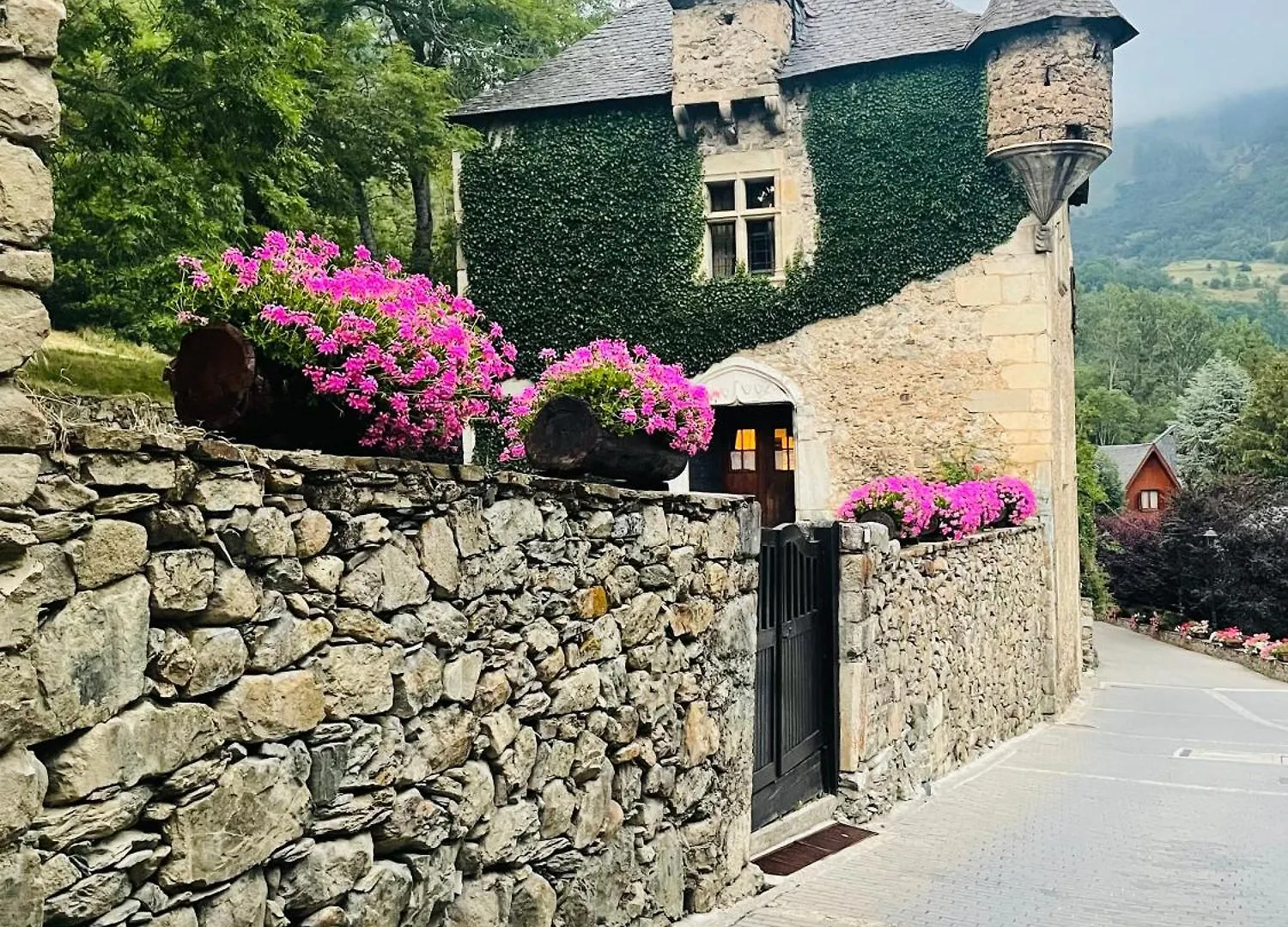 Hostal Escuils Unha
